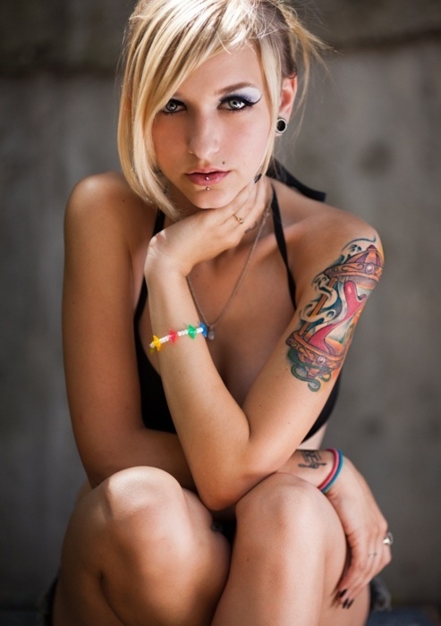 Hot blonde tattooed teen with nice body